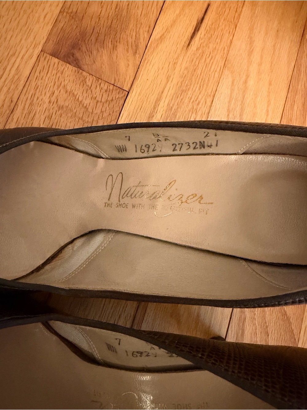 Naturalizer Authentic Alligator Skim Pumps Size 7 Vintage - Picture 5 of 5